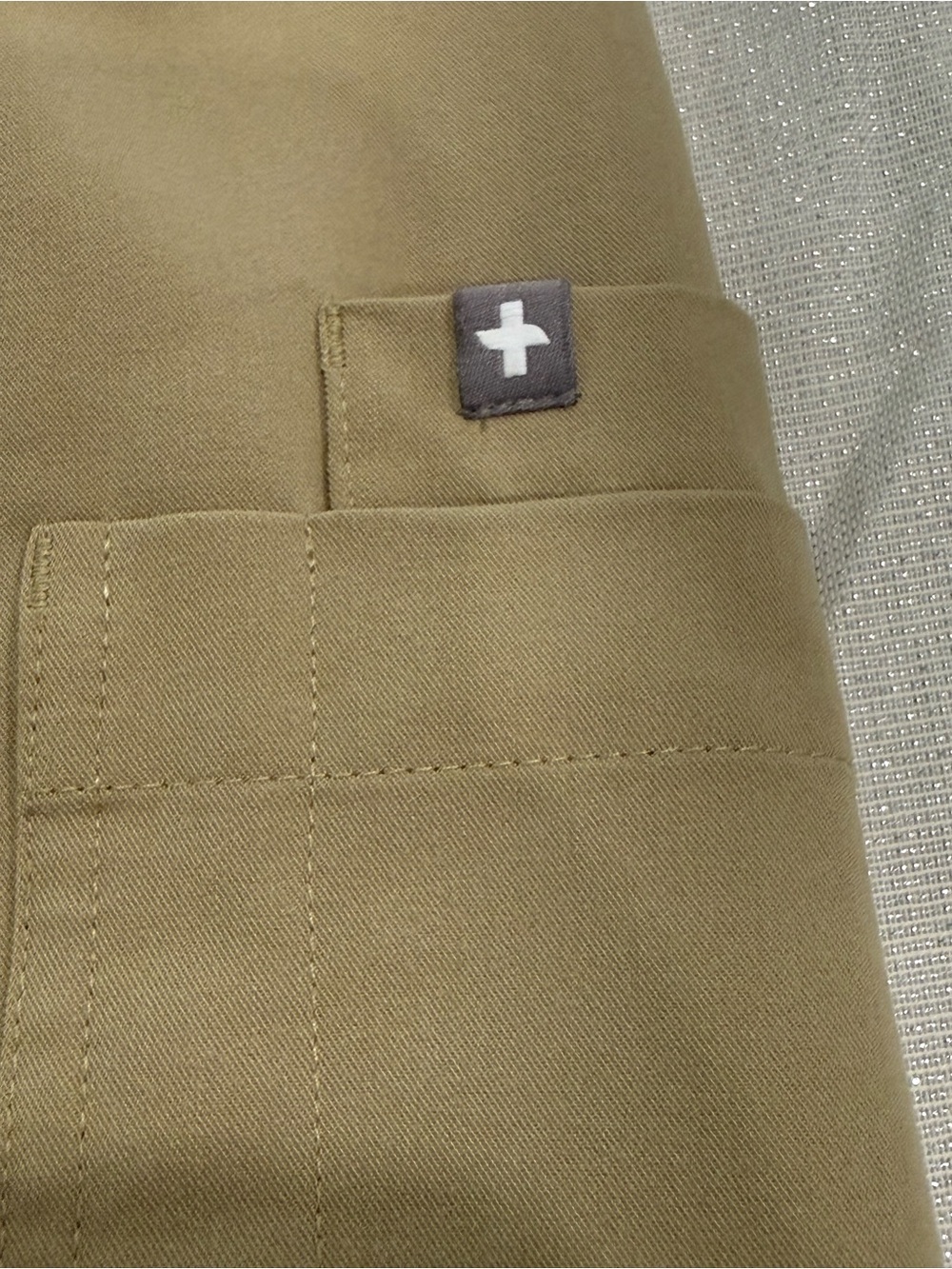 FIGS Women's Tan Khaki Straight-Leg Scrub Cargo Pants Size Large Petite - Picture 9 of 9